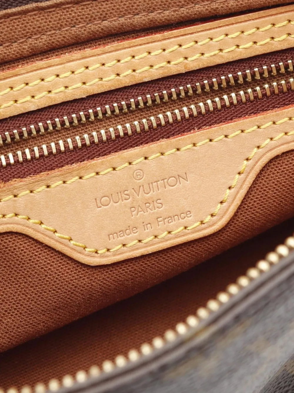 Pre-owned Louis Vuitton 2002 Trotteur Shoulder Bag In Brown