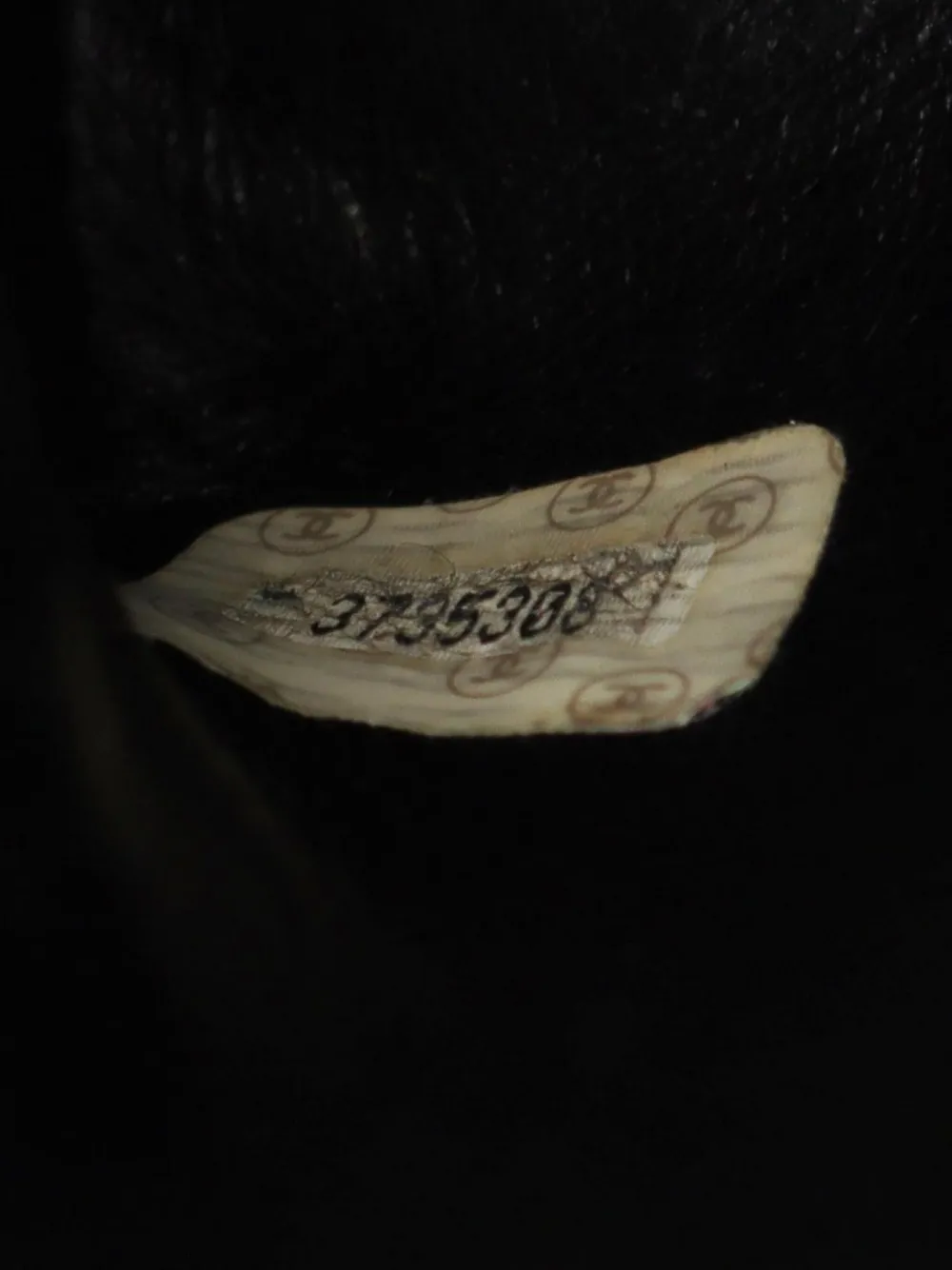 Pre-owned Chanel 1994-1996 Diamond-quilted Handbag In Black