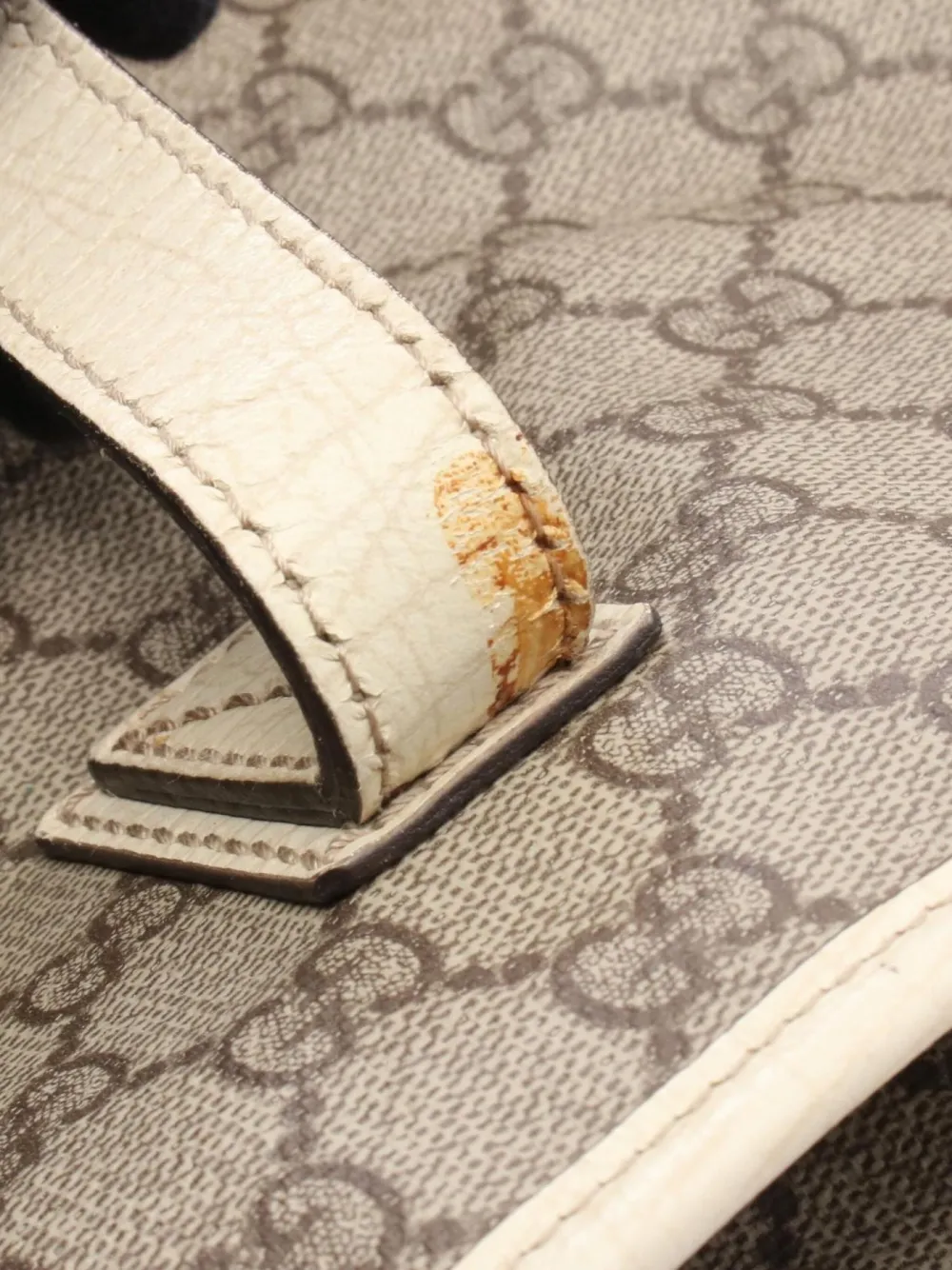 Pre-owned Gucci 2000s Gg Supreme Tote Bag In Gray