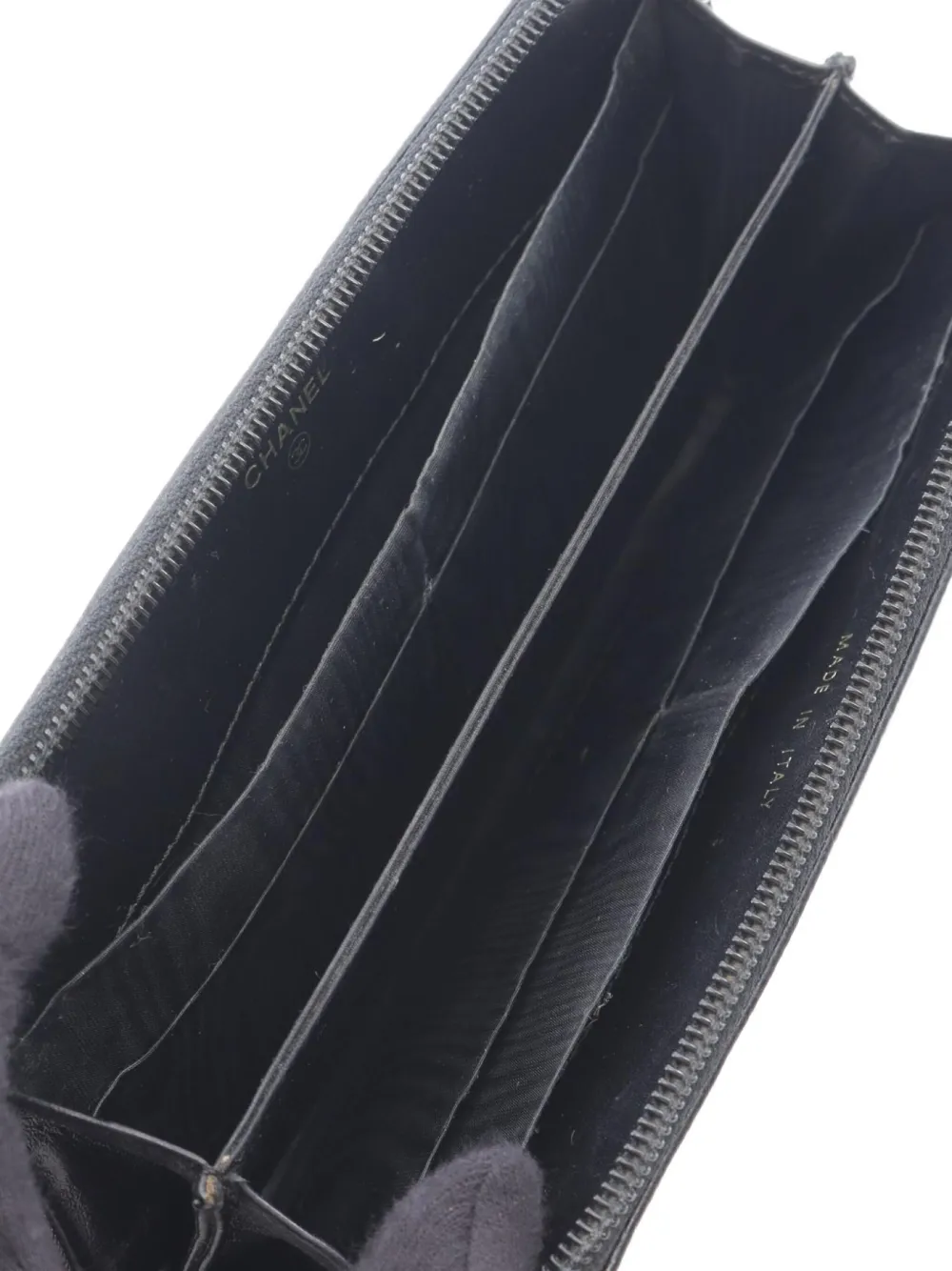 Pre-owned Chanel 2000-2002 Coco Mark Zip Wallet In Black