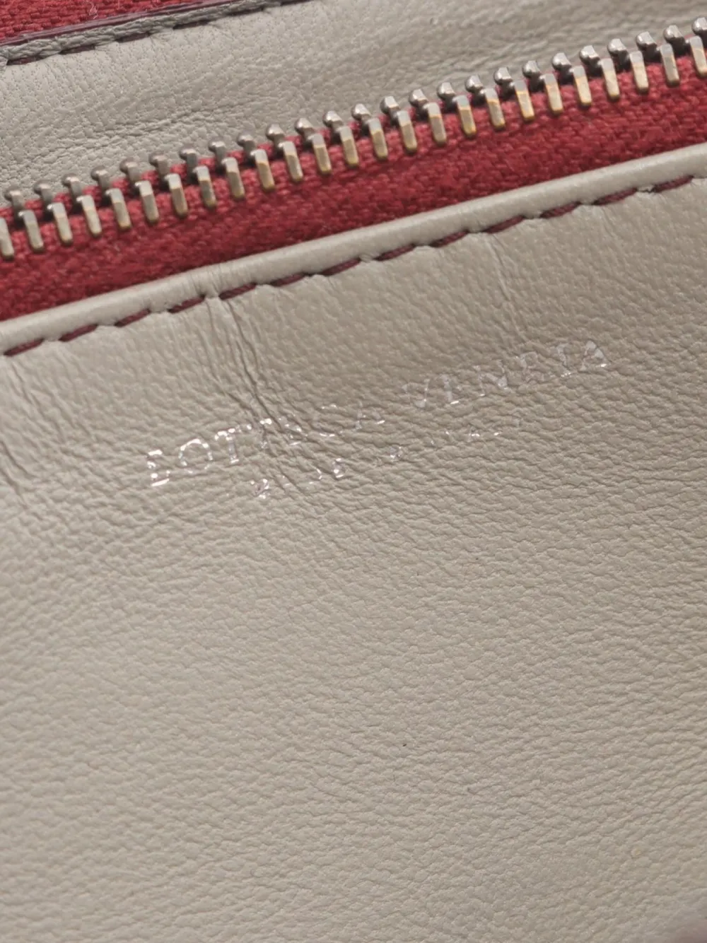 Pre-owned Bottega Veneta 2000s Intrecciato Leather Wallet In Red