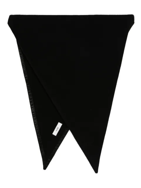 Rier triangular scarf