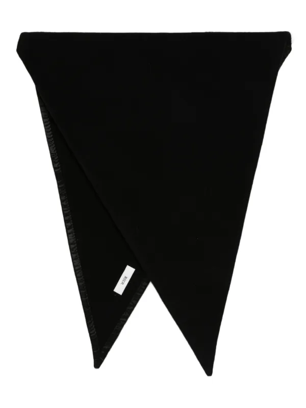 Rier Triangular Scarf in Black