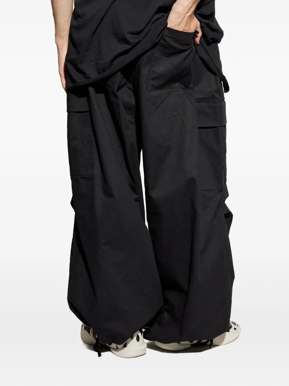 Y-3 Darted Knees Oversized Cargo Pants In Black
