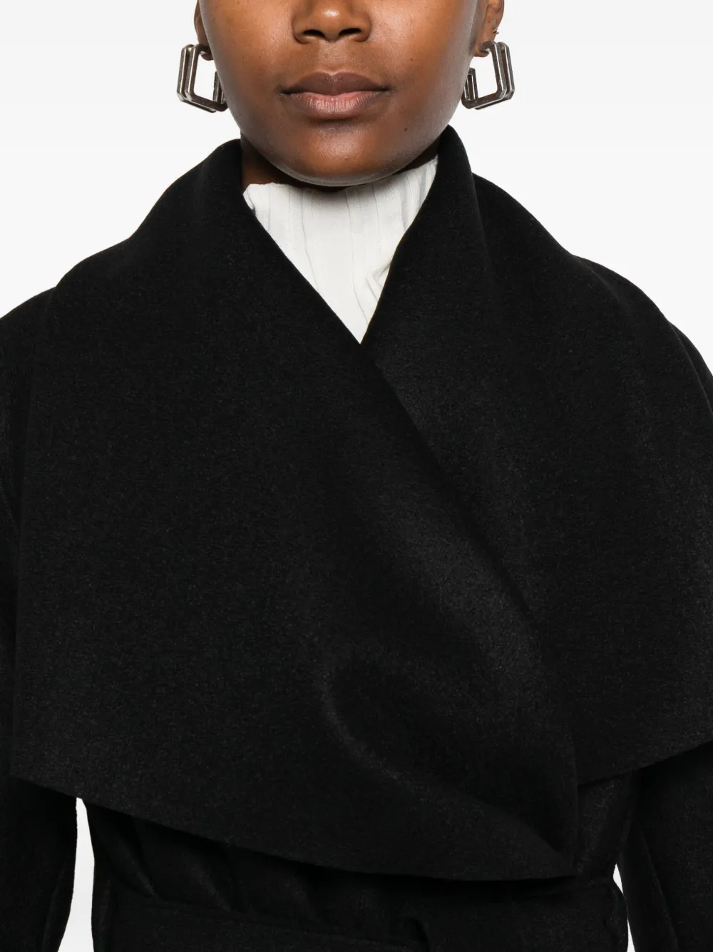 Harris Wharf London Jas met ceintuur en gewikkelde voorkant Zwart