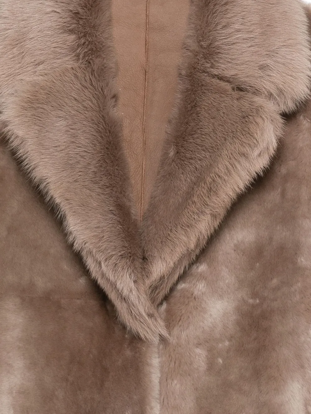 Liska Lammy coat met brede revers Bruin