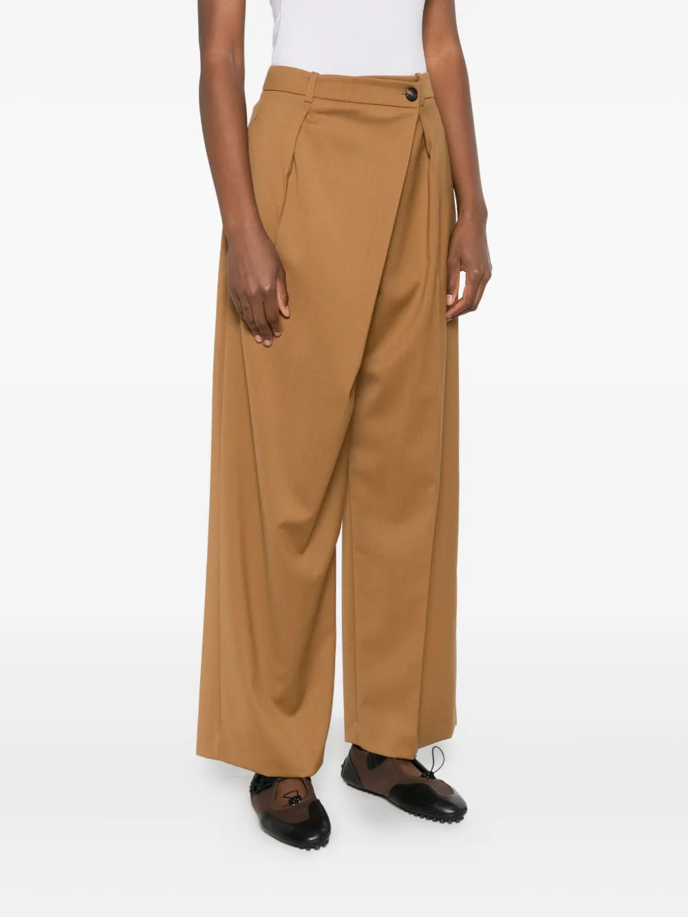 Tela Geplooide broek Bruin