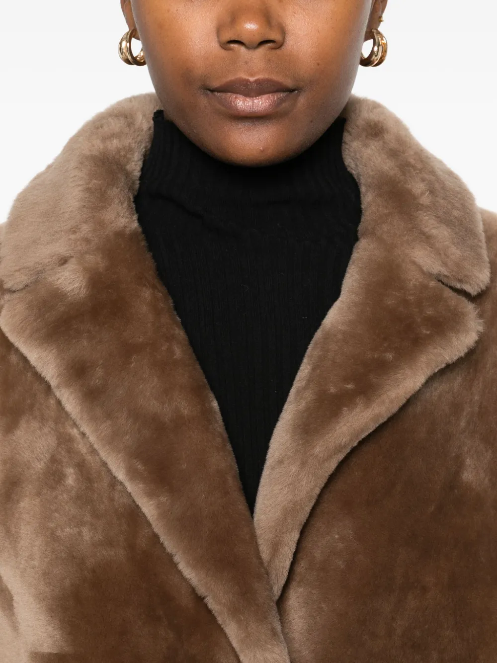 Suprema Lapel-collar Fleece Coat In Brown