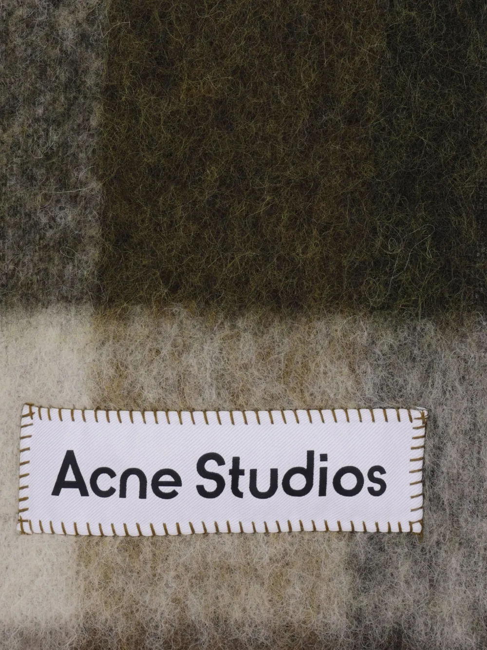 Acne Studios logo-patch scarf | Women | Image 2
