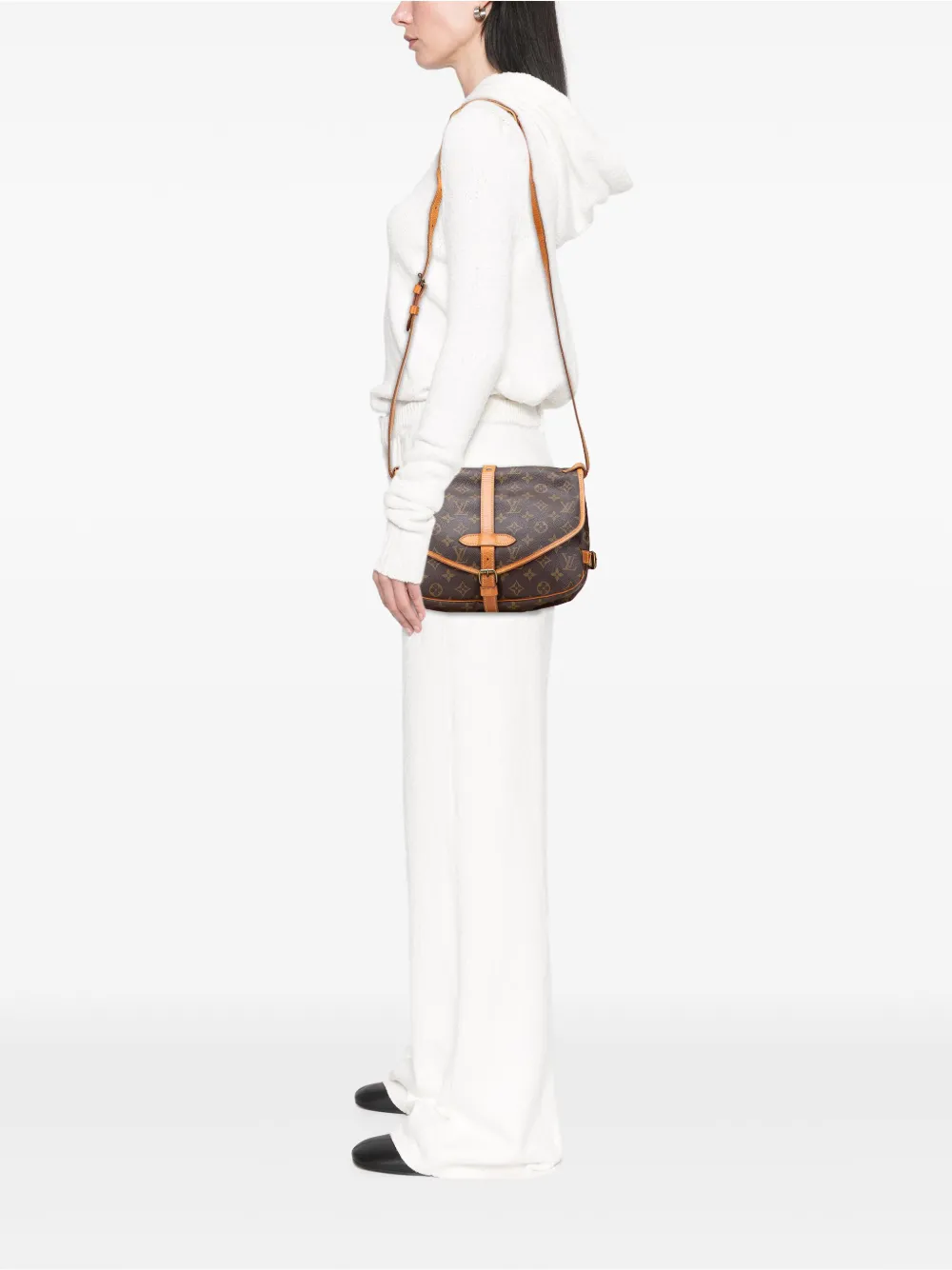 Louis Vuitton Pre-Owned 1988 Monogram Saumur 30 crossbody bag | Pre-Owned | Image 2