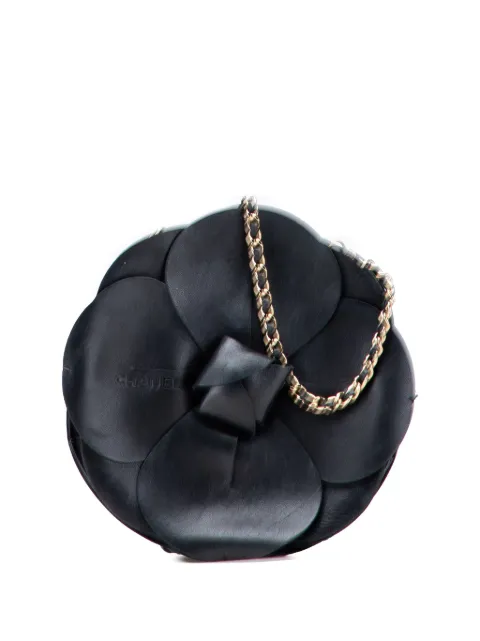 CHANEL Pre-Owned 2002-2003 Camellia Flower Evening Handtasche aus Lammleder und Satin