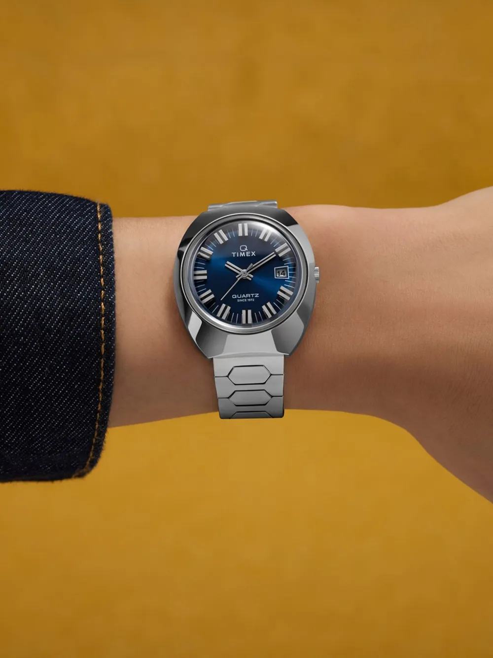 Timex Q 1972 Time Machine Reissue 39mm In Metallic