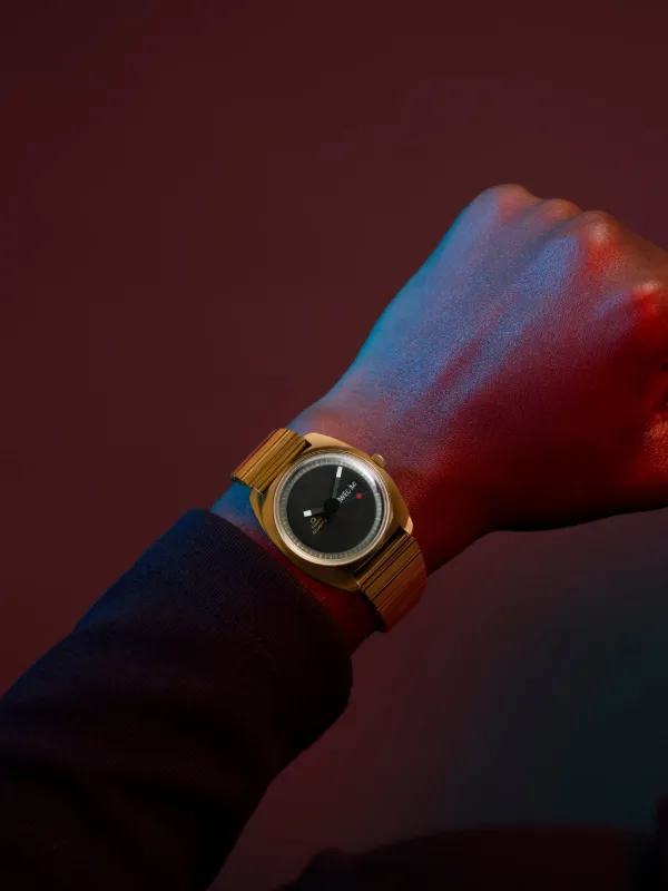 TIMEX 1975 エニグマ 37mm 腕時計 | ブラック | FARFETCH JP