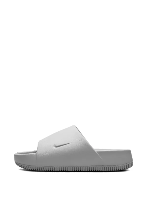 Nike Calm サンダル | グレー | FARFETCH JP