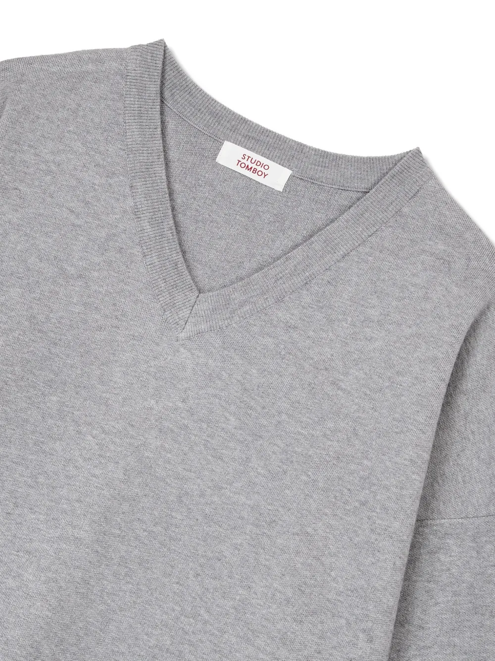 Studio Tomboy V-neck Sweater In Gray