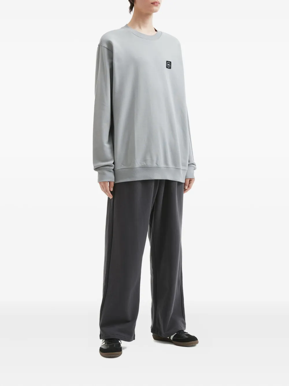 Izzue Logo-patch Crew-neck Sweatshirt In Gray