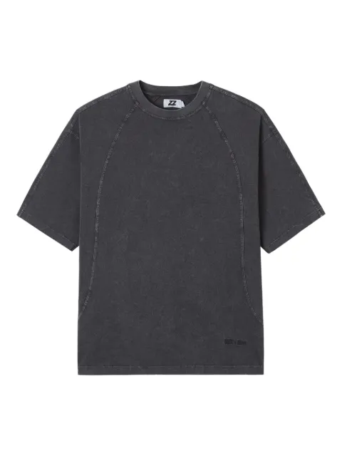 izzue logo-embroidered T-shirt