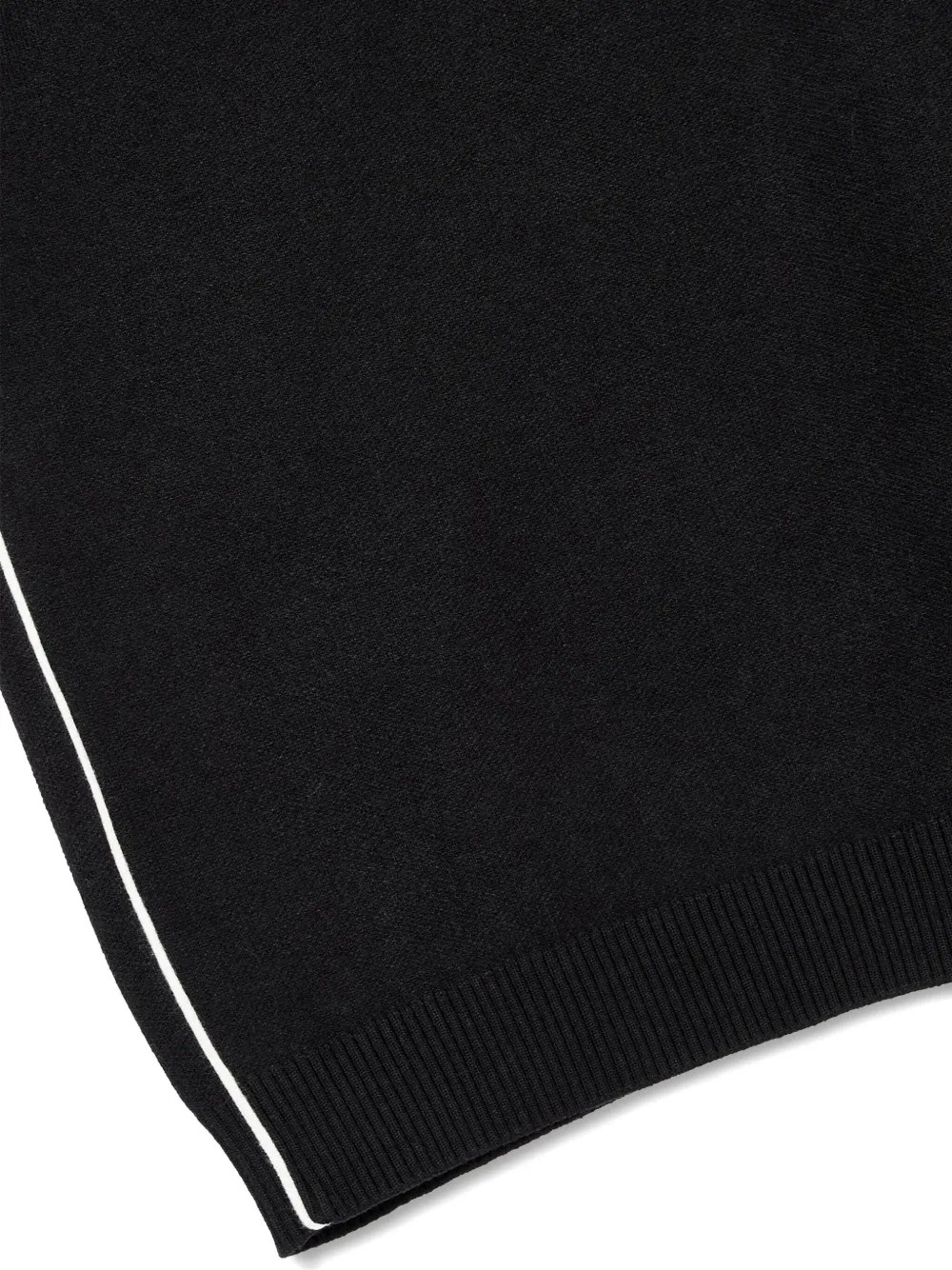 Studio Tomboy V-neck Sweater In Black