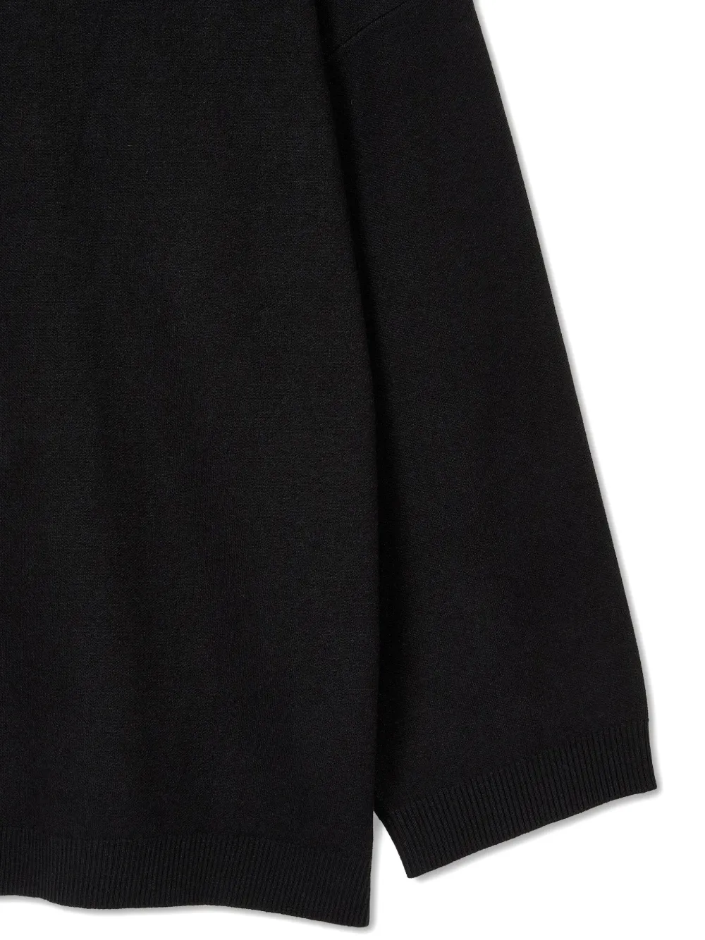 Studio Tomboy V-neck Sweater In Black