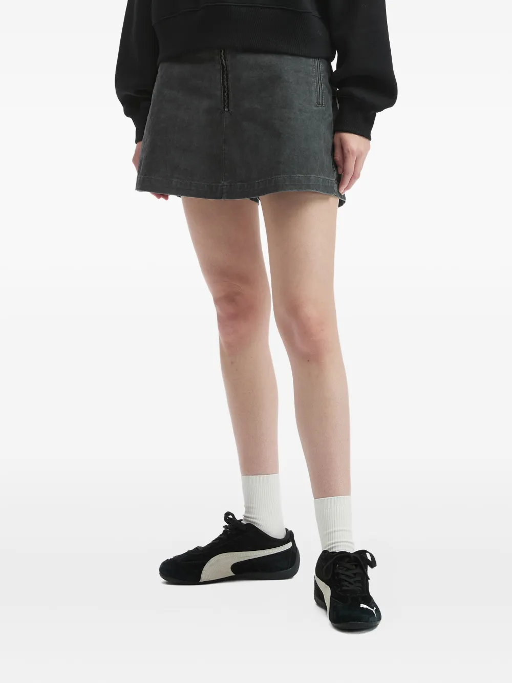 Izzue Zip-front Pocket Shorts In Blue