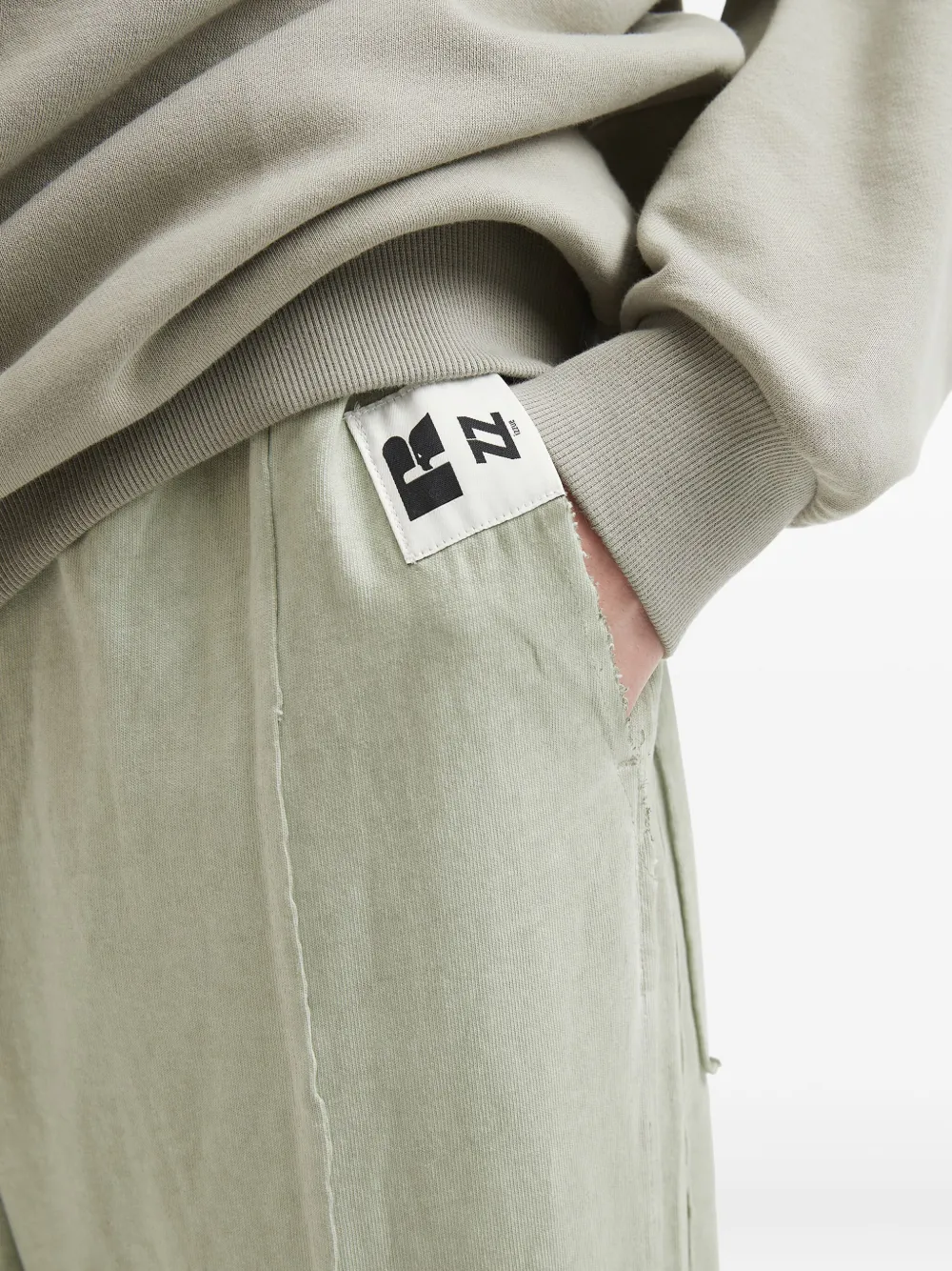 Izzue Frayed-detail Pocket Trousers In Green