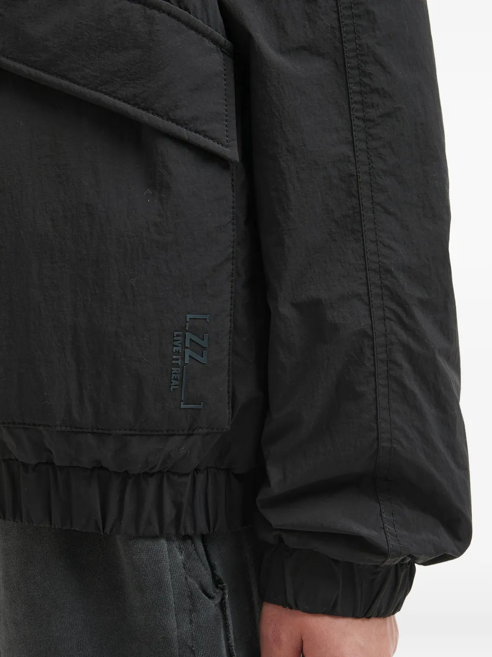 izzue Jack met logo-reliëf Zwart