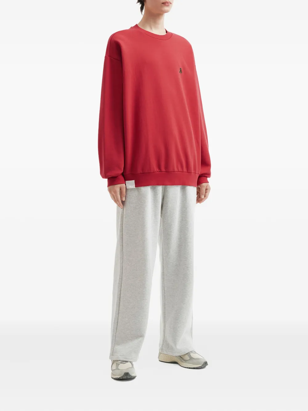 Izzue Embroidered-bear Crew-neck Sweatshirt In Red