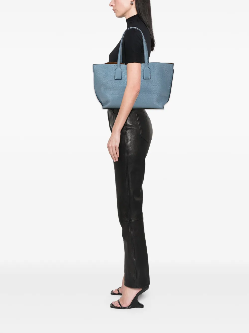 Loewe Pre-Owned 2000-2025 Embossed Anagram Leather T Shopper tote bag | Pre-Owned | Image 2
