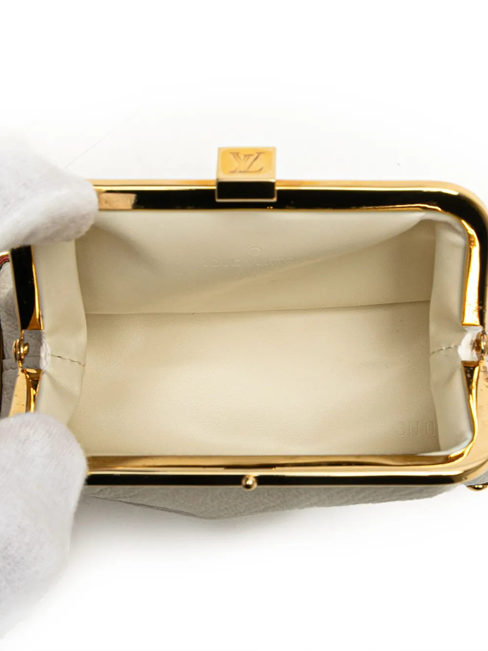 Pre-owned Louis Vuitton 2004 Suhali Porte Monnaie Coin Pouch In White
