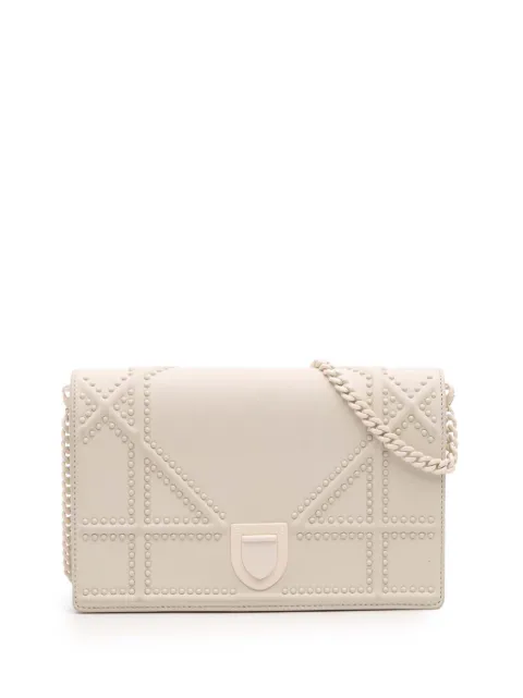 Christian Dior Pre-Owned bolsa crossbody Ultra Matte Studded Diorama Wallet on Chain pequeña 2018