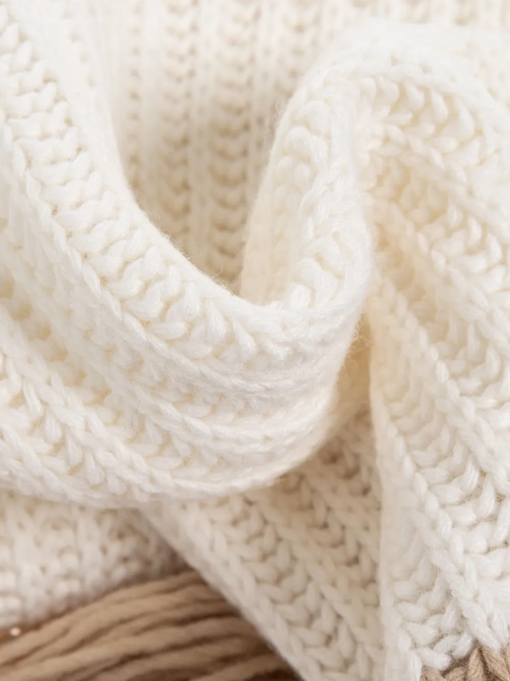Moschino Ribbed-knit Fringed Scarf In White