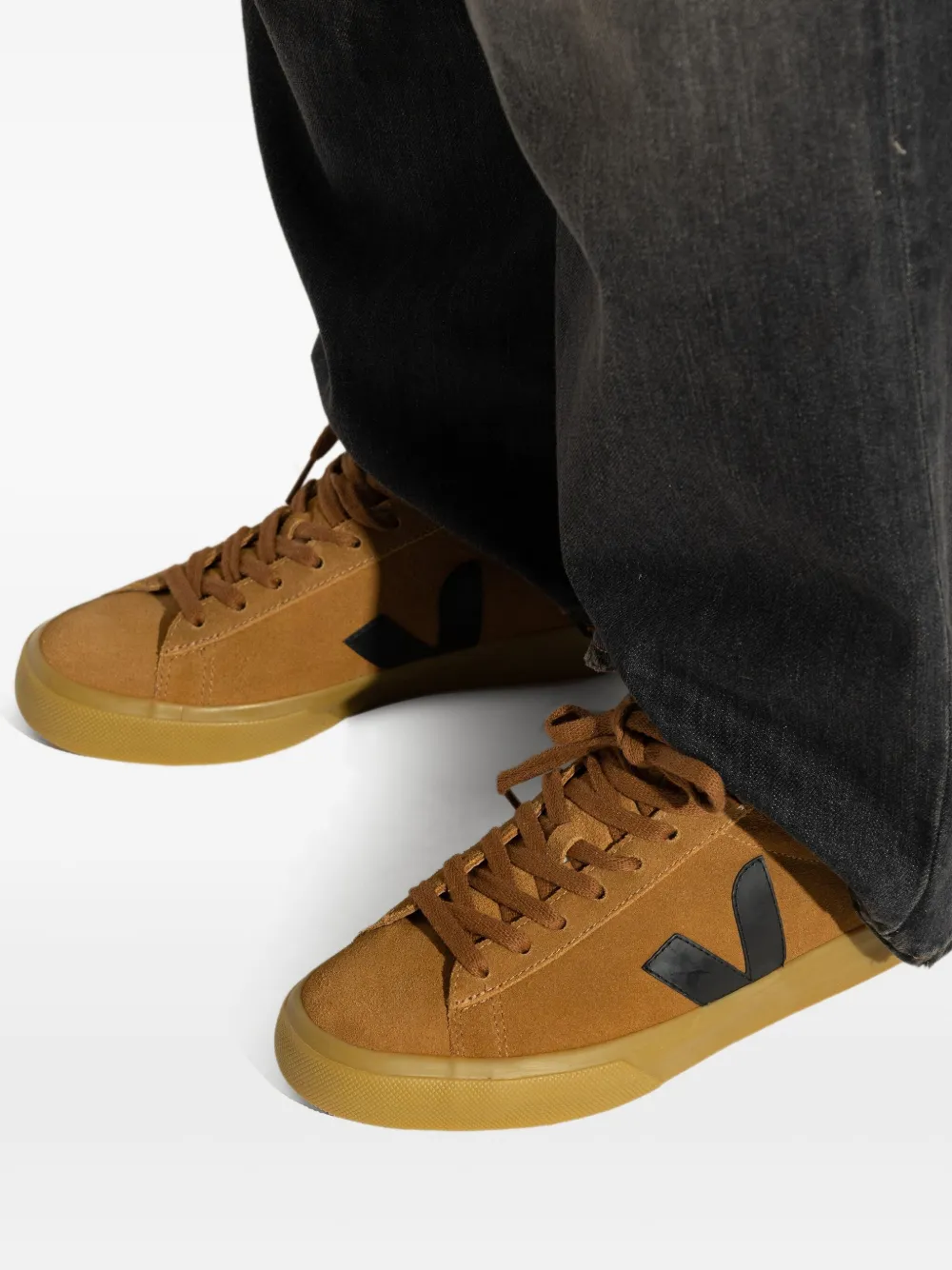 VEJA Suède leren sneakers met V-logo Bruin