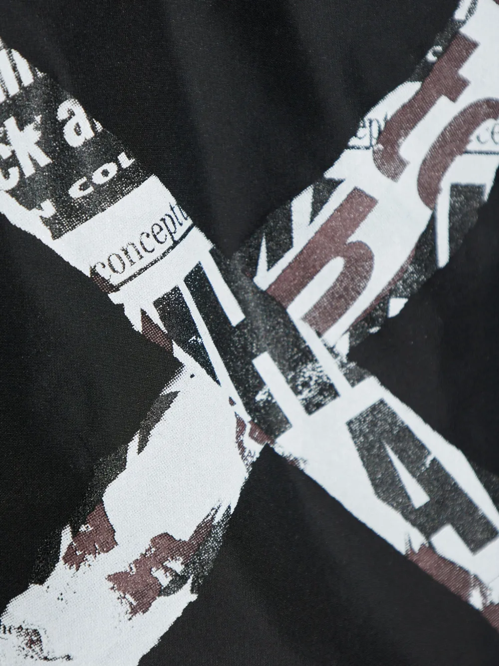 Off-White Vive-Arrow-print swim shorts | Swim & Board Shorts | Image 2