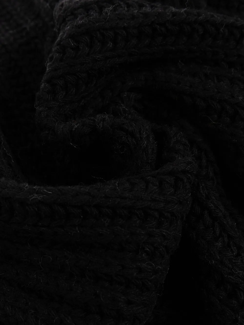 Moschino Ribbed-knit Fringe Scarf In Black