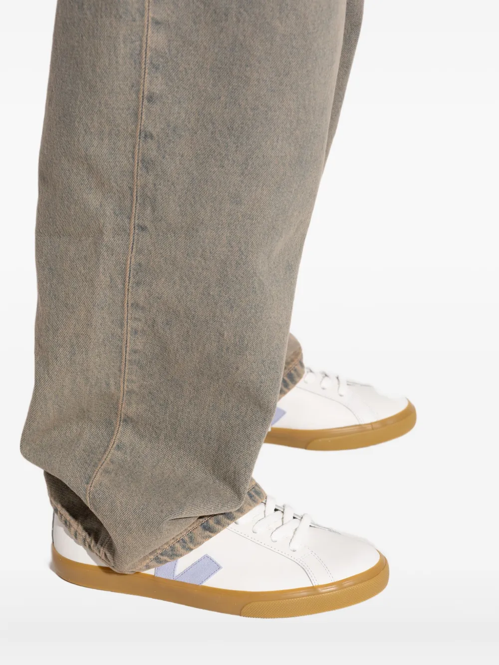 VEJA leather V-logo sneakers White