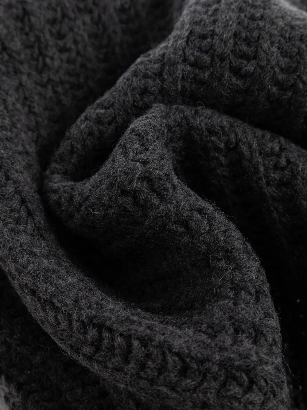 Moschino Ribbed-knit Fringed Scarf In Black
