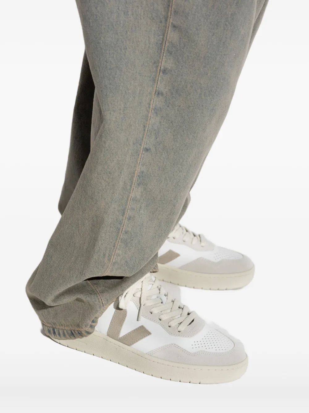 VEJA V-90 leather sneakers White