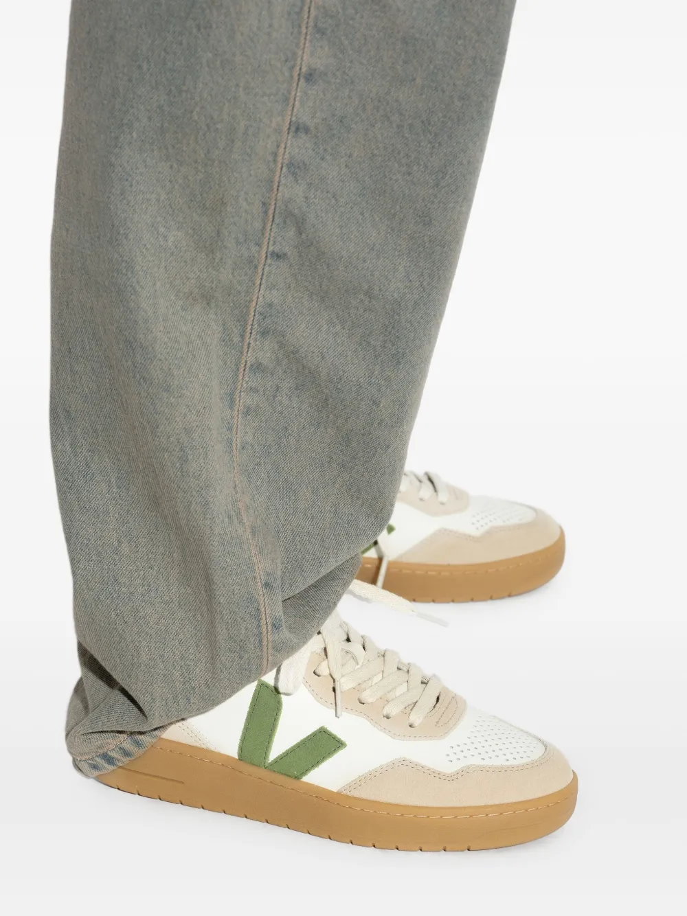 VEJA V-90 leather sneakers White