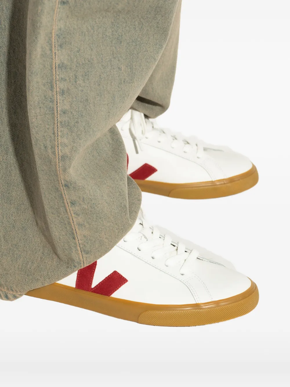 VEJA leather V-logo sneakers White