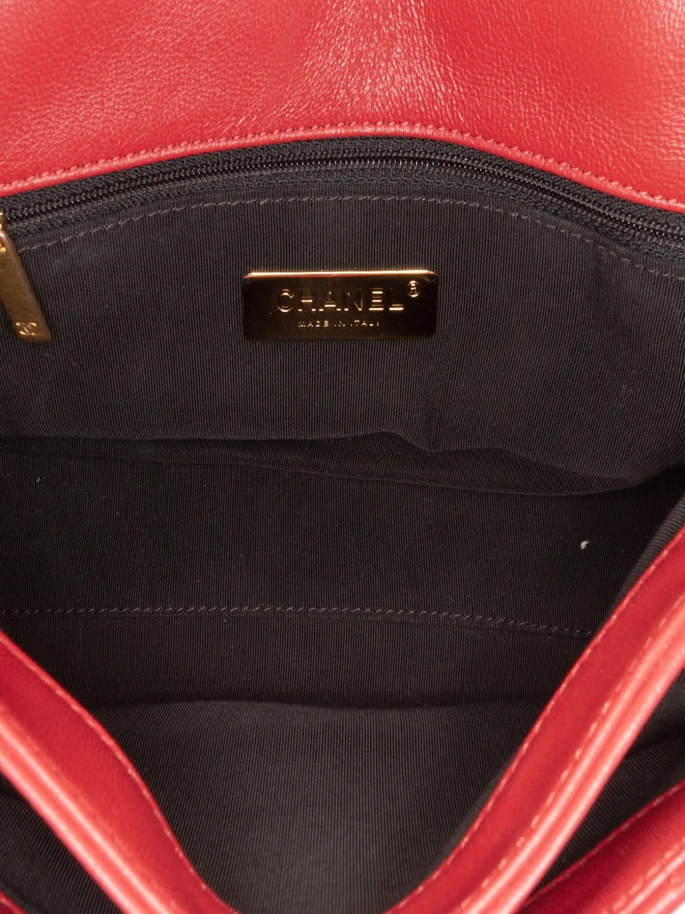 Pre-owned Chanel 2019 Small Quilted Lambskin Chain Link Flap Satchel In Red