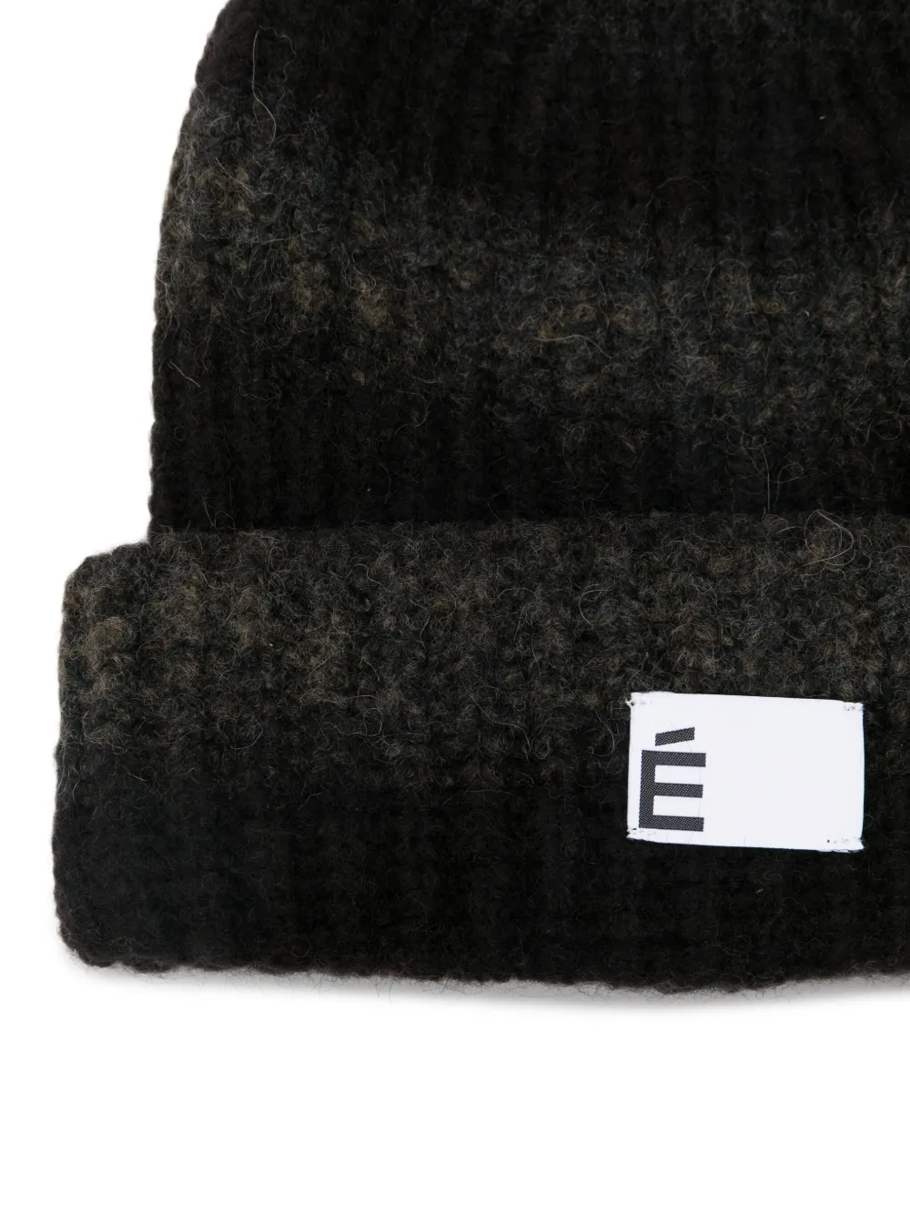 Études Studio Ribgebreide muts Zwart