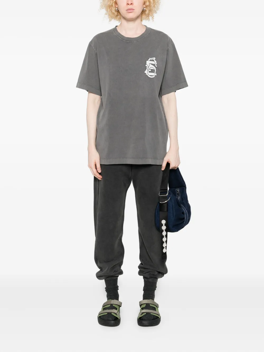 Etudes Studio Emblem-print Short-sleeve T-shirt In Gray
