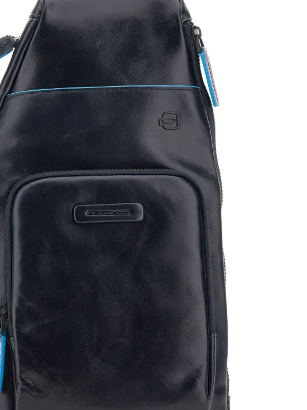 PIQUADRO ブラック レザーバックパック piquadroブラック レザーリュック・バックパック