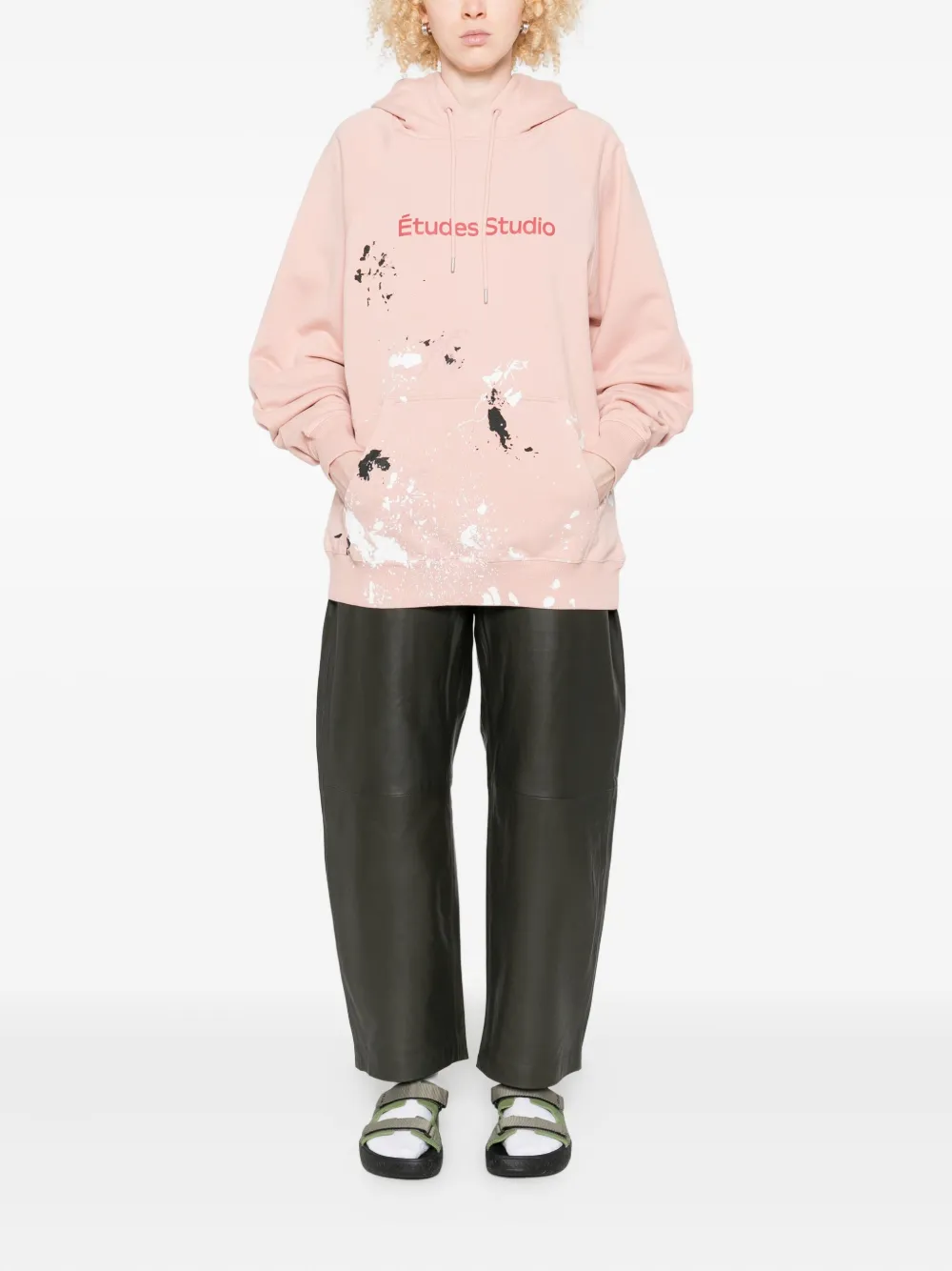 Etudes Studio Paint-splatter Logo Hoodie In Pink