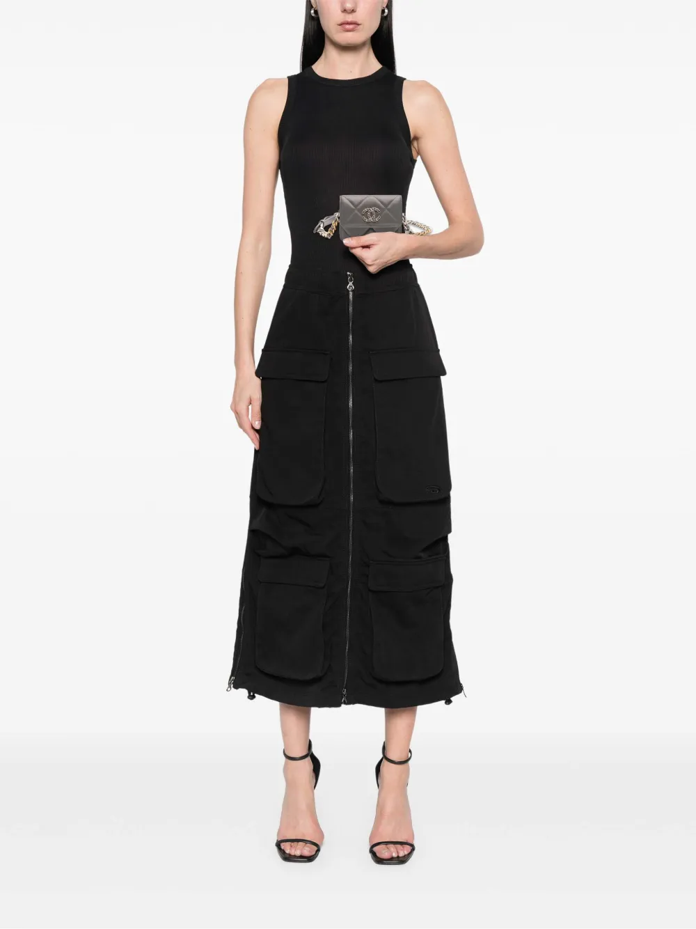 CHANEL Pre-Owned 2021-2025 Quilted Lambskin 19 belt bag | Pre-Owned | Image 2
