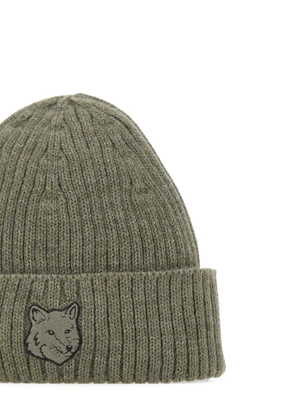 Maison Kitsuné fox-head ribbed beanie Groen