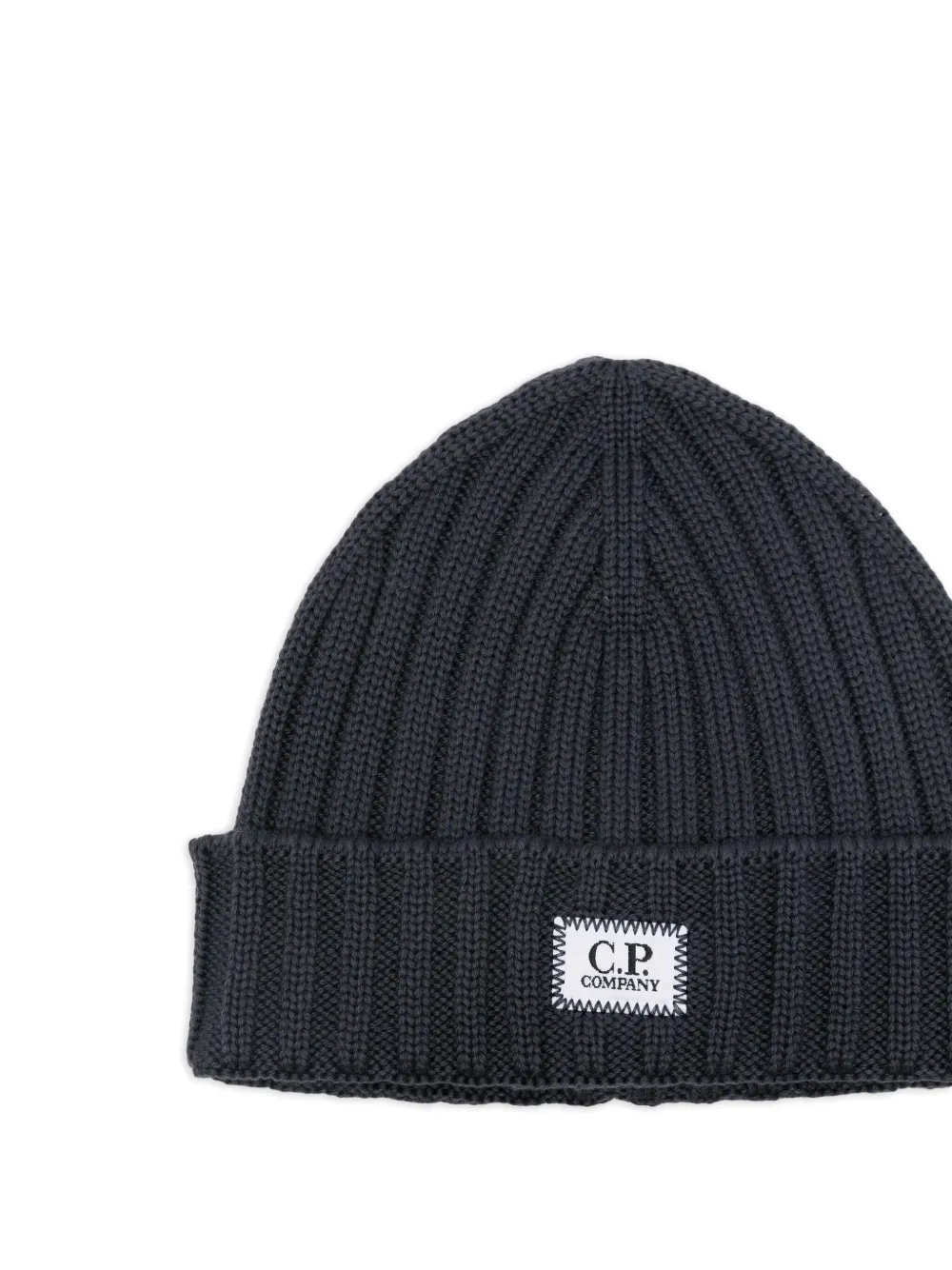 C.p. Company Ribbed Logo-plaque Beanie In Black