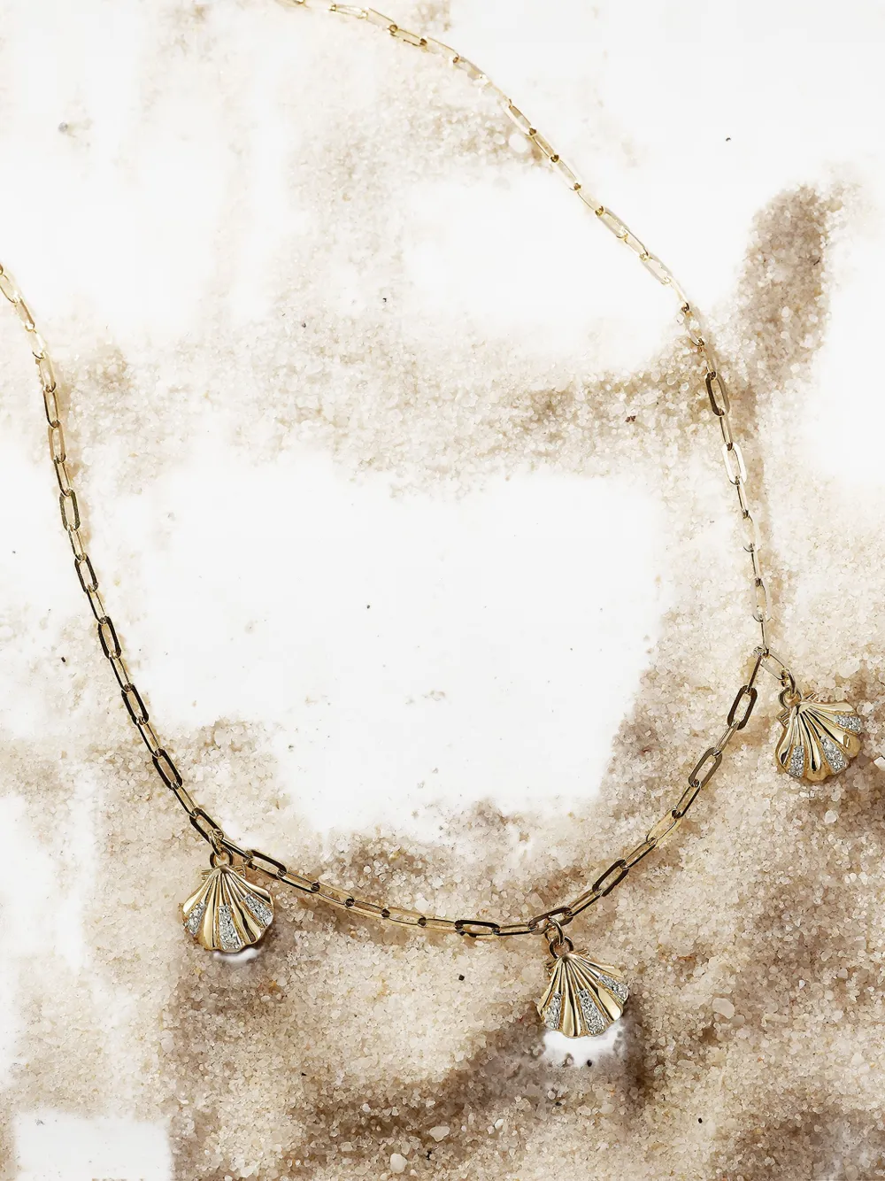 Mateo 14k Yellow Gold 3 Petite Venus Diamond Necklace In Gold