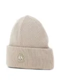 Moose Knuckles logo-plaque ribbed beanie - Neutrals