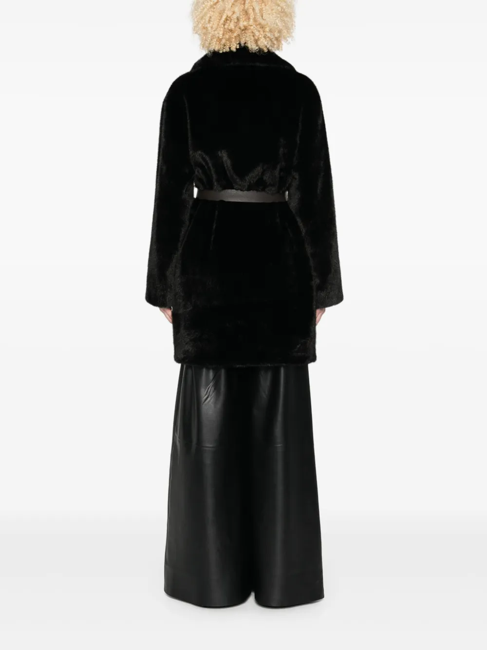 P.A.R.O.S.H. Jas van imitatiebont en met ceintuur Zwart